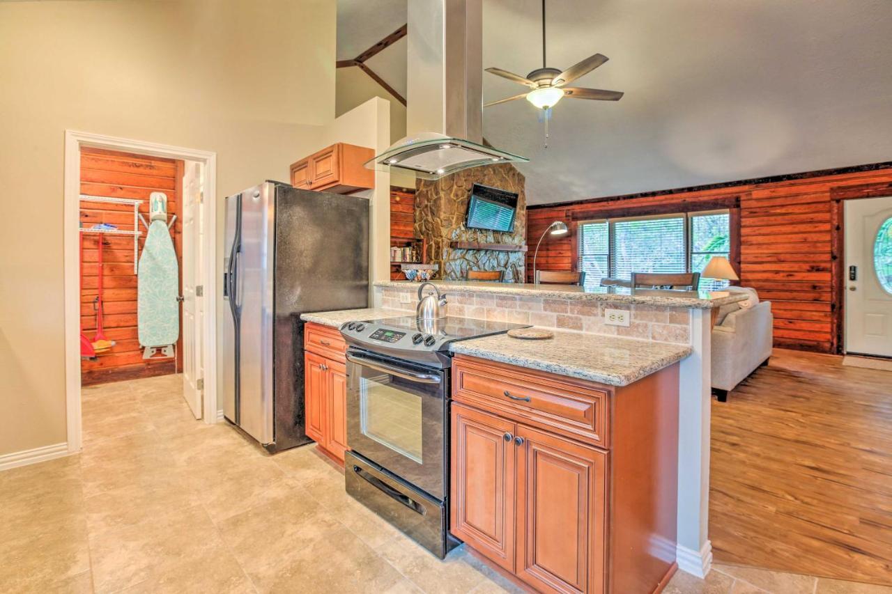 Spacious Kemah Clear Lake Home With Porch And Fire Pit Extérieur photo